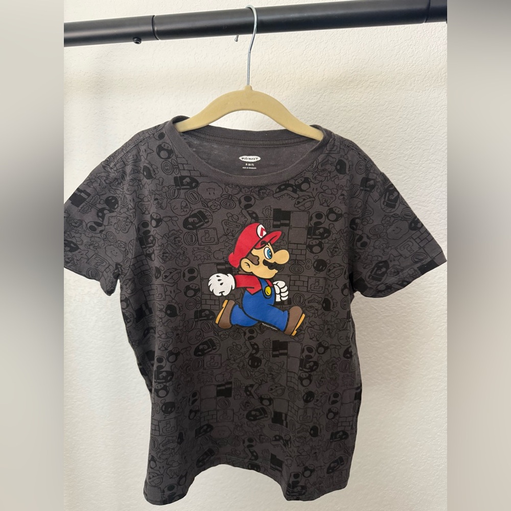 Old Navy Kids Super Mario T-shirt, Size S (6-7)